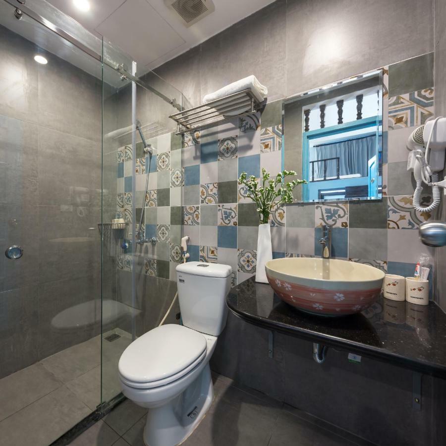 Centraltique Downtown - Bespoke Colonial House Near Hoan Kiem