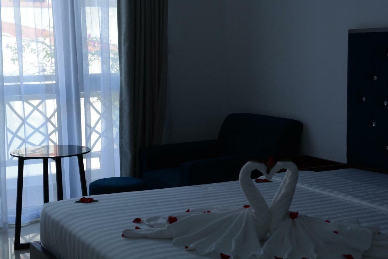 Garden House And Travel Hotel