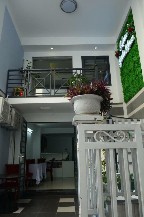 Garden House And Travel