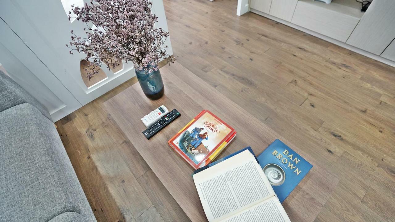 Khách sạn hẻo lánh Arl Trinh Cong Son Hà Nội