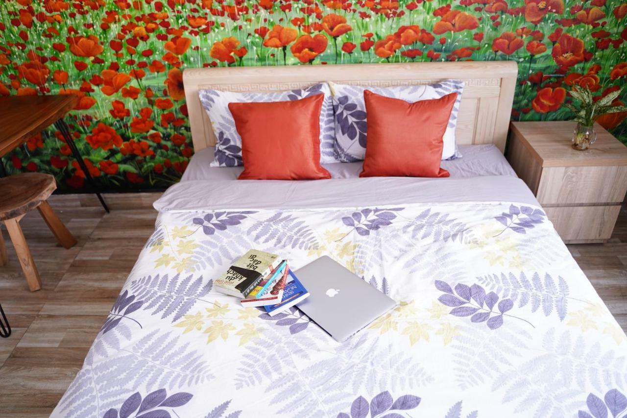 Vitamin West Lake Homestay