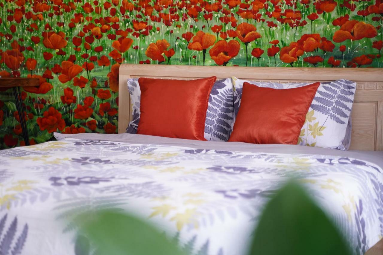 Vitamin West Lake Homestay