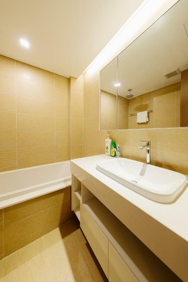 Lynn - Vinhomes Metropolis Near Lotte Center Apartment Hanoi