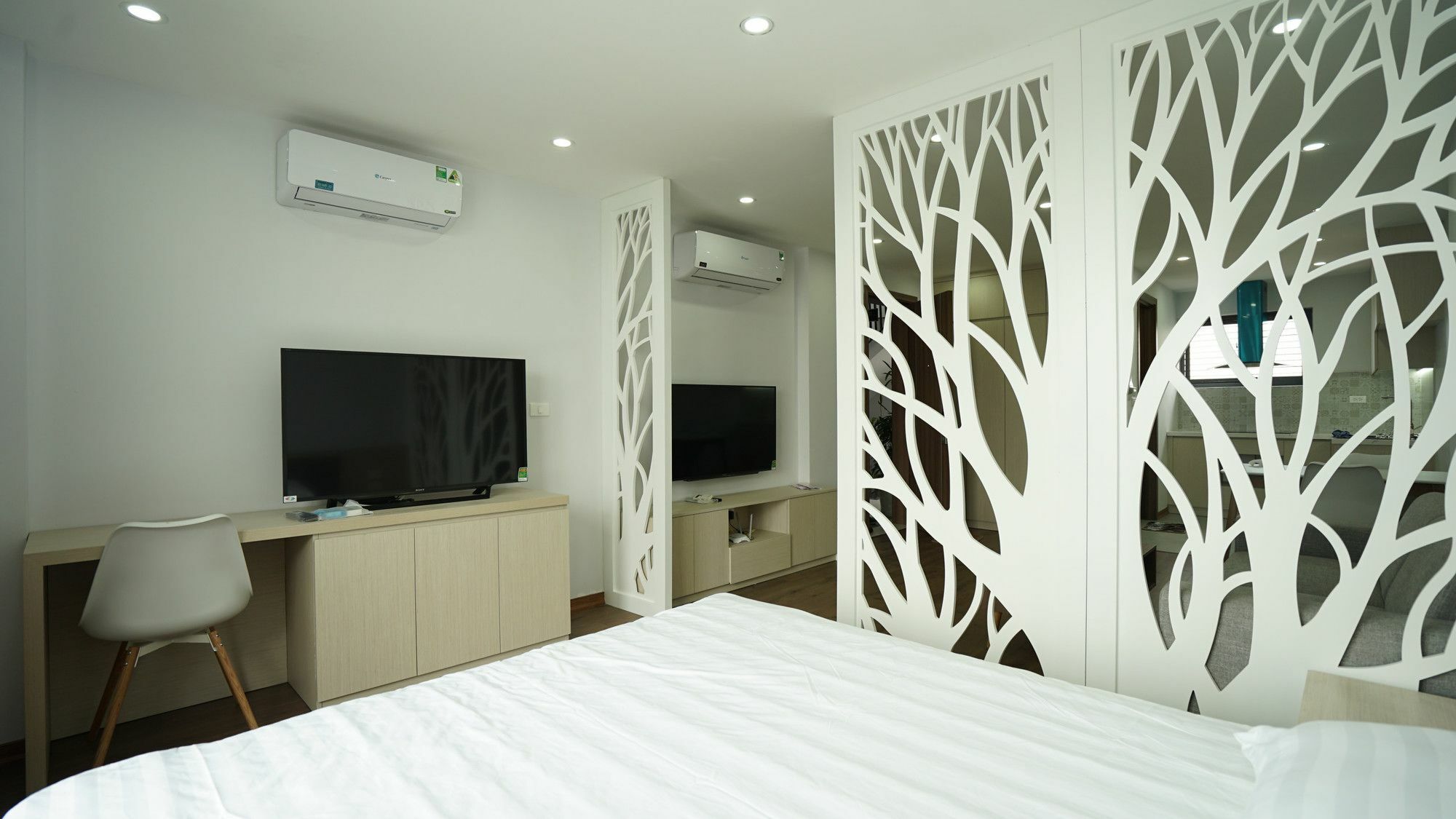 Arl Trinh Cong Son Khách sạn hẻo lánh Hà Nội