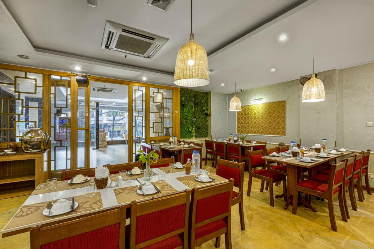 Hotel First Eden - Hang Bun 3*