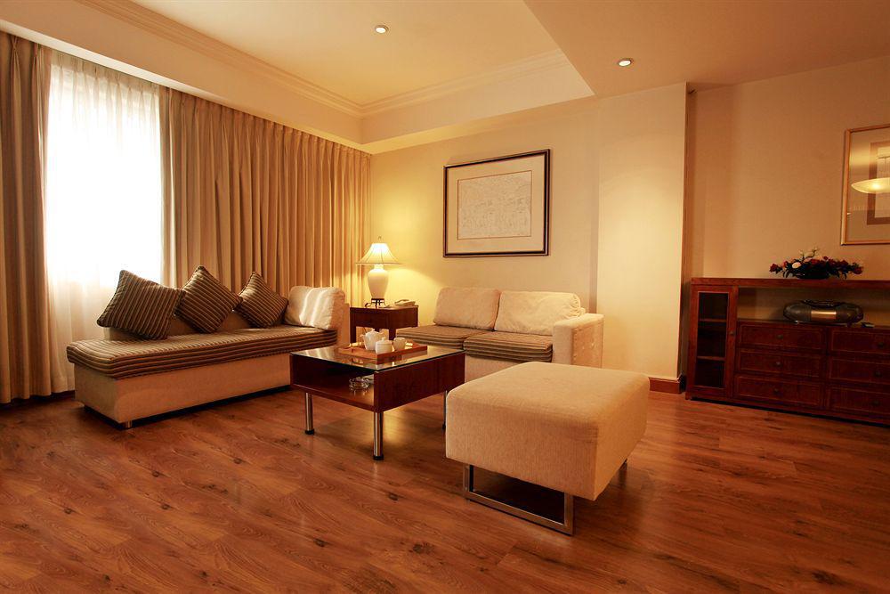 Diamond Westlake Apartment *