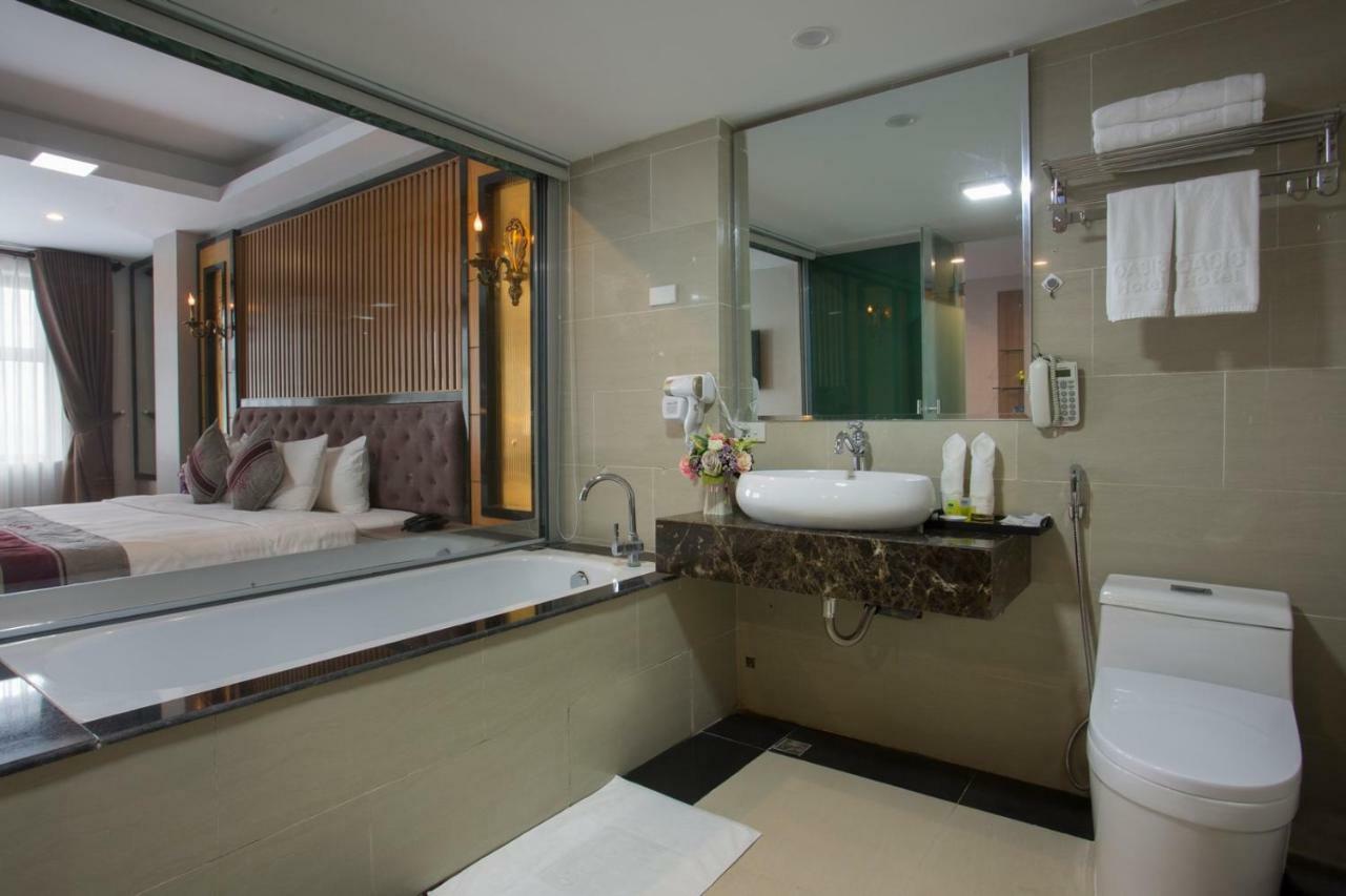 Oasis Hotel 3*