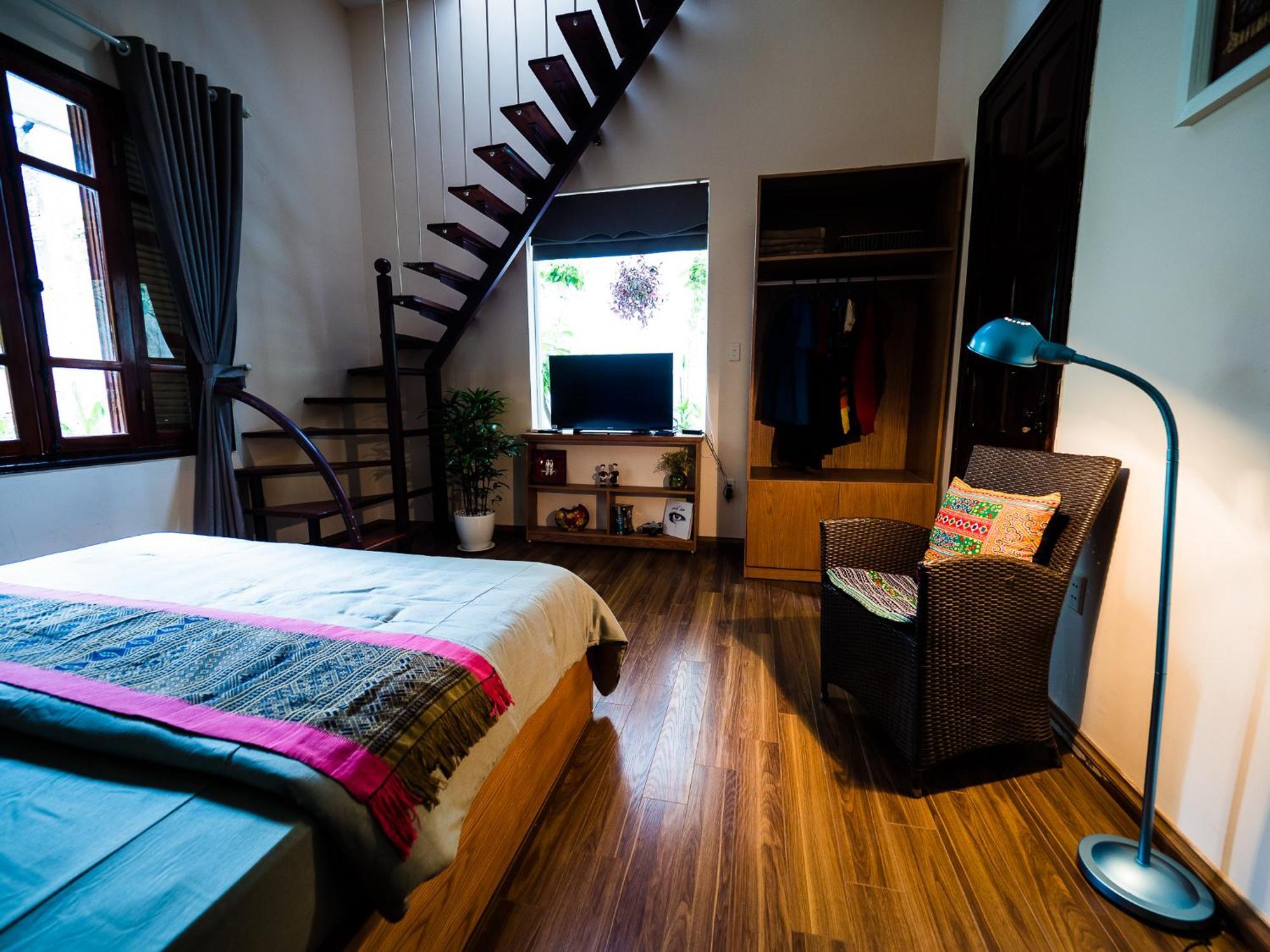Homestay Balcony *