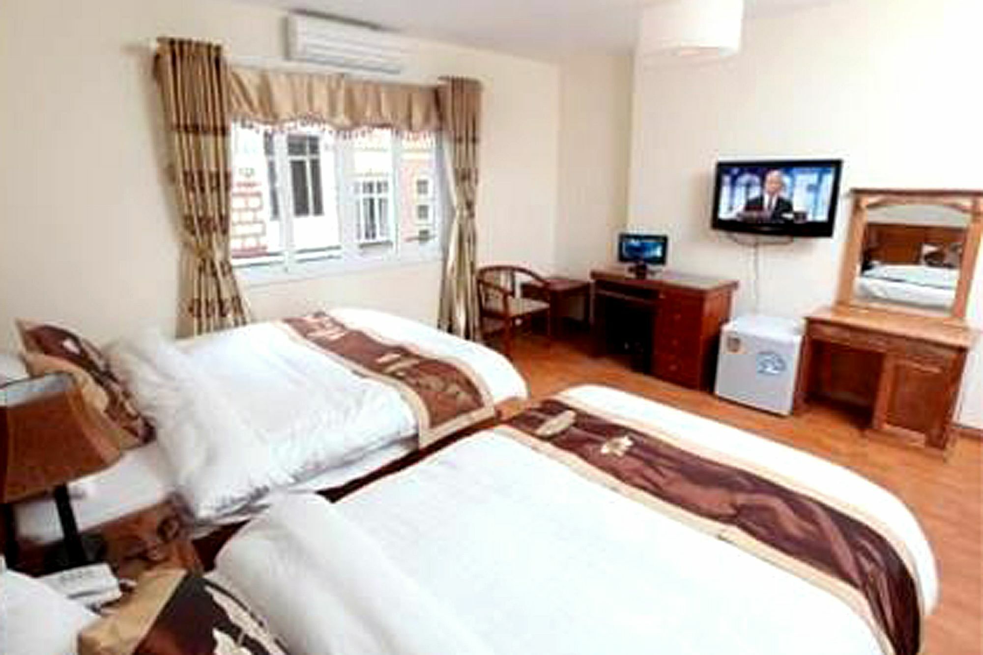 Old Decade Hotel Hanoi