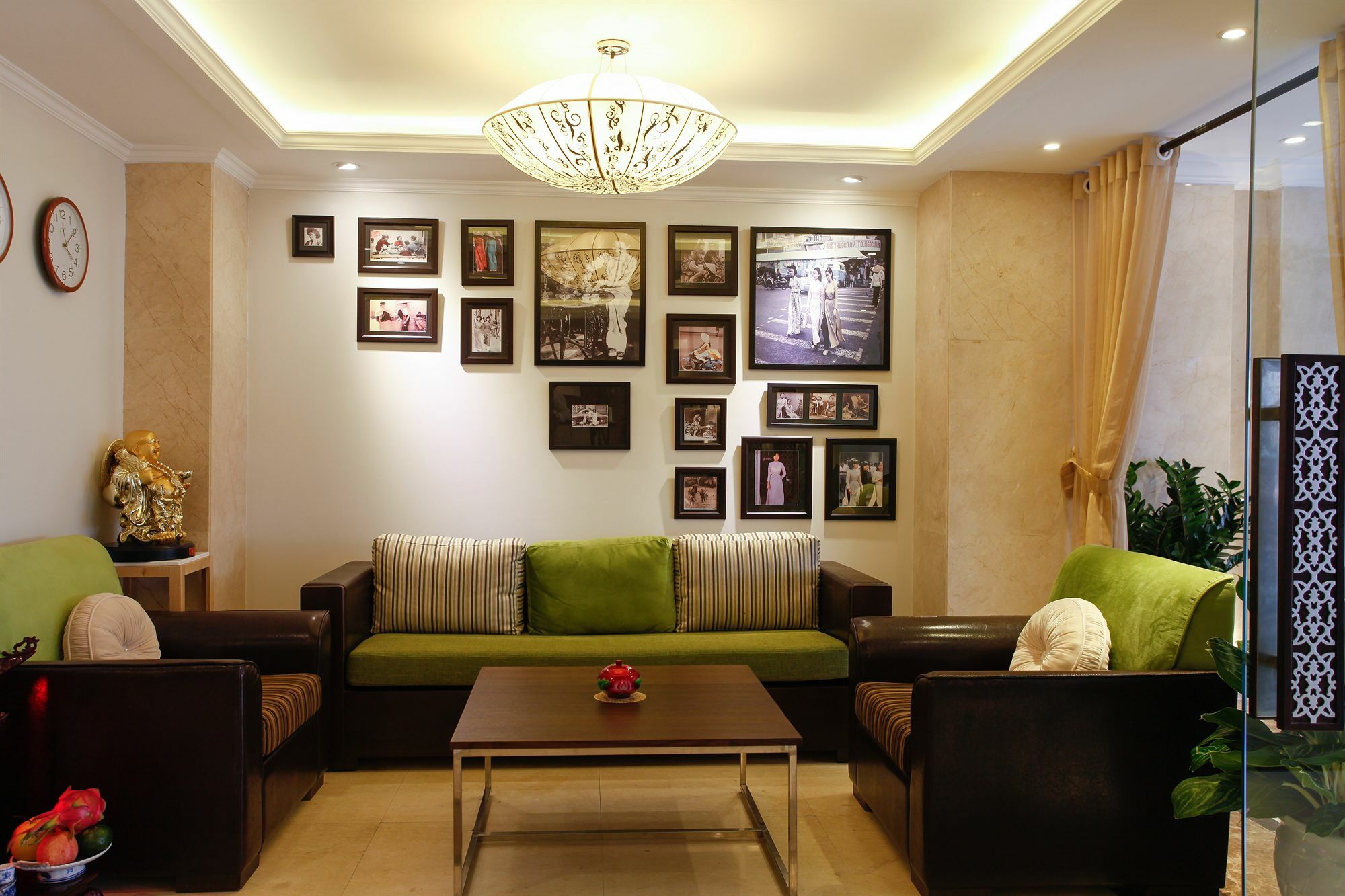 Essence Palace 3*