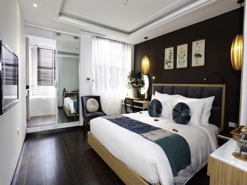 Essence Palace Hotel 3*