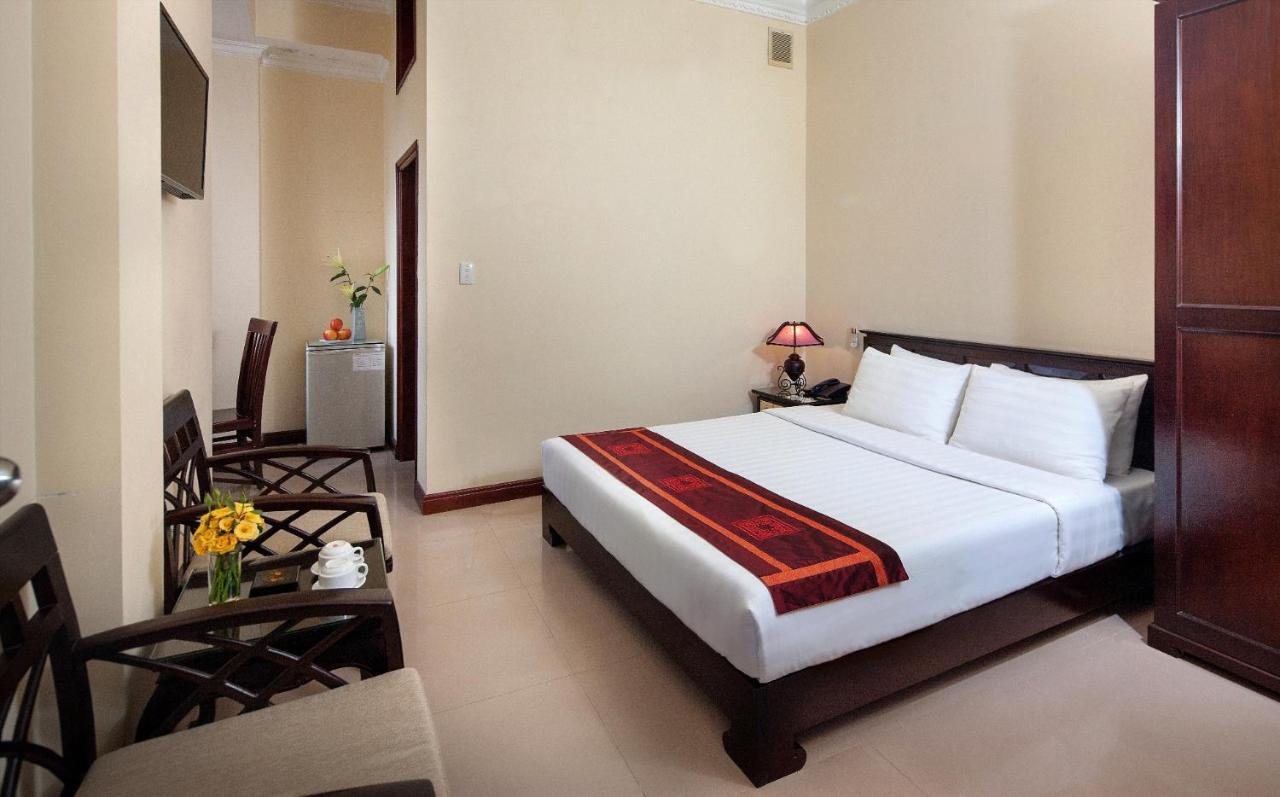 Lucky 2 & Travel Hotel 3*