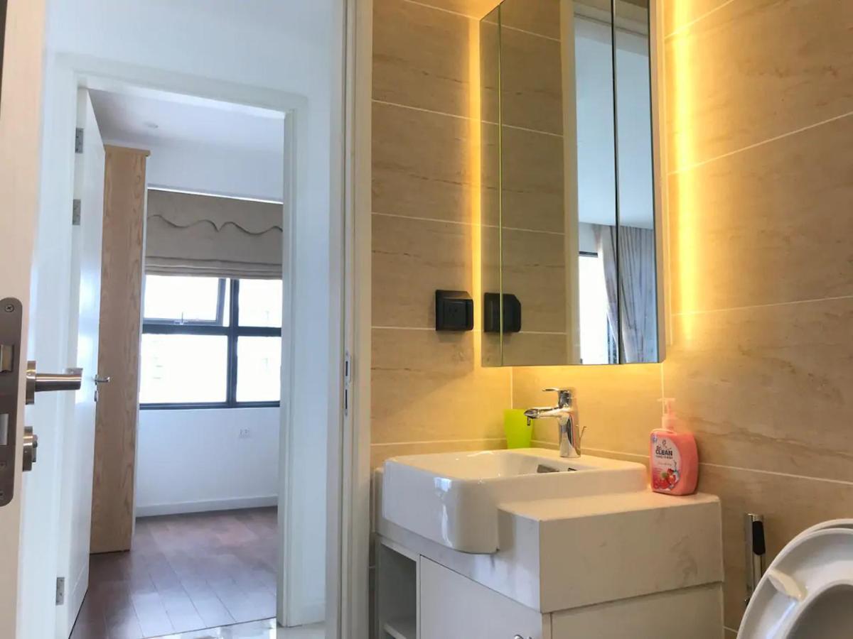 Khách sạn hẻo lánh Vinhomes D'capitale - By Bay Luxury