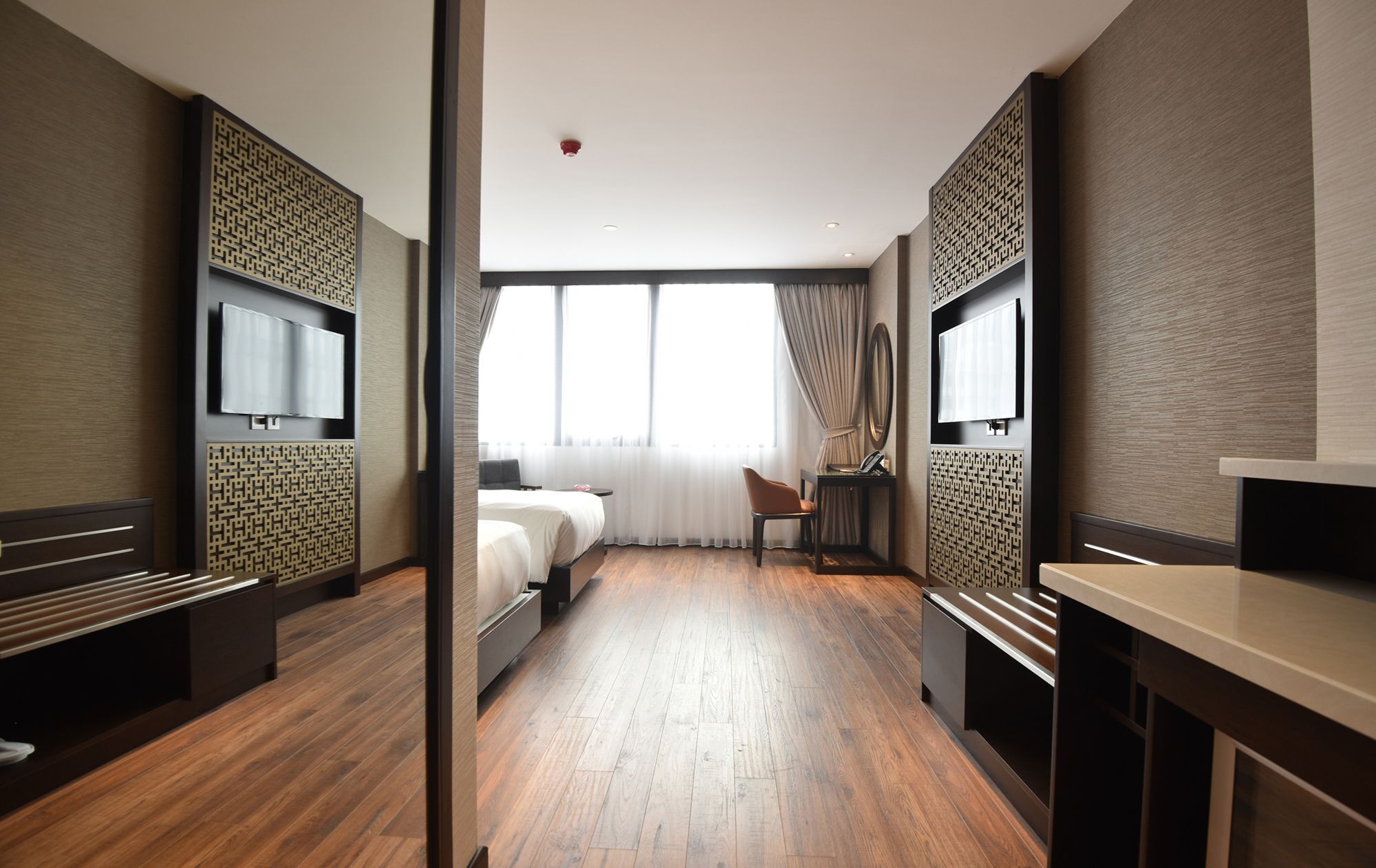 Hotel Grandiose &