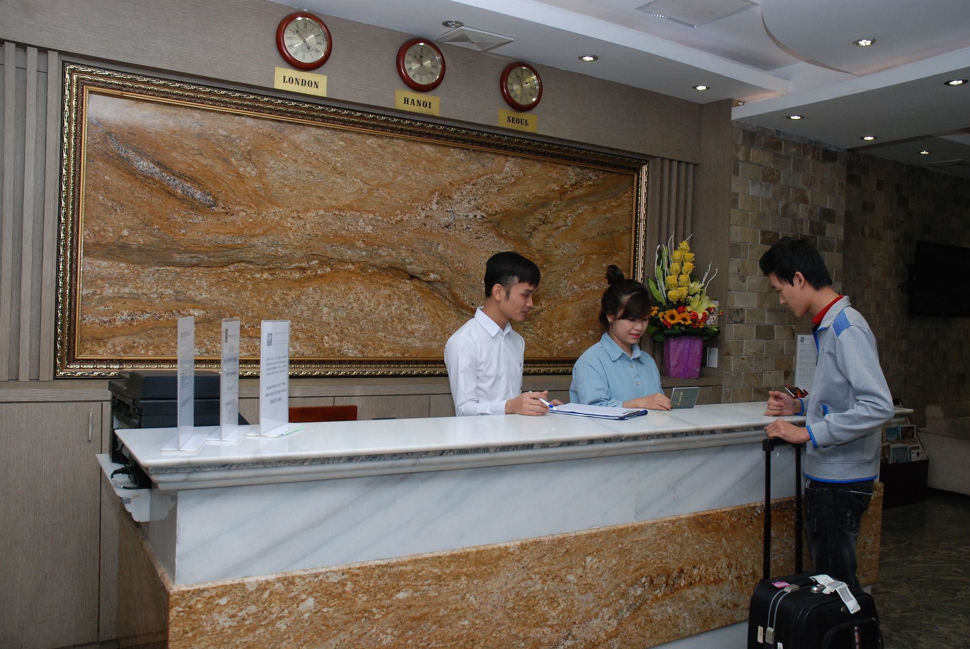 Hotel Oyo 1107 Dream Gold 1