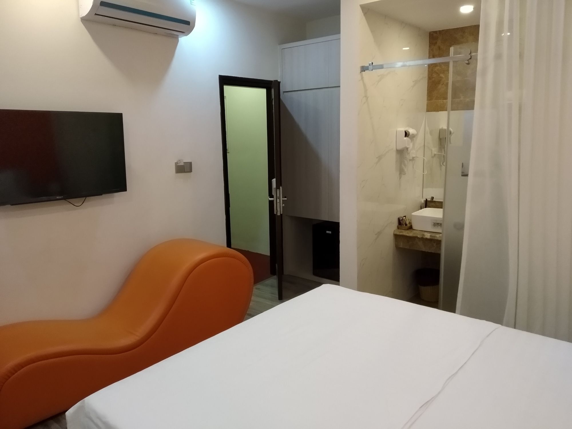 Golden Hotel 3*