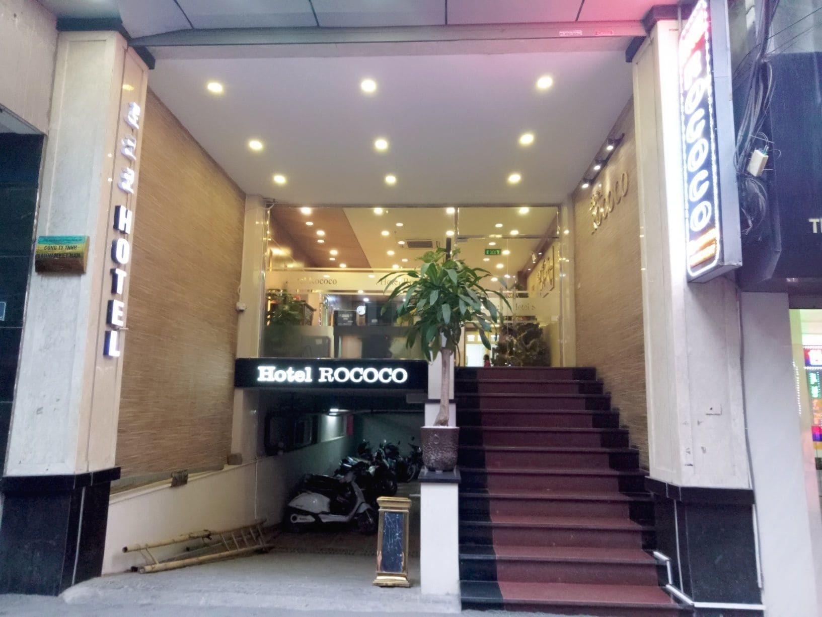 Rococo 2* Hanói