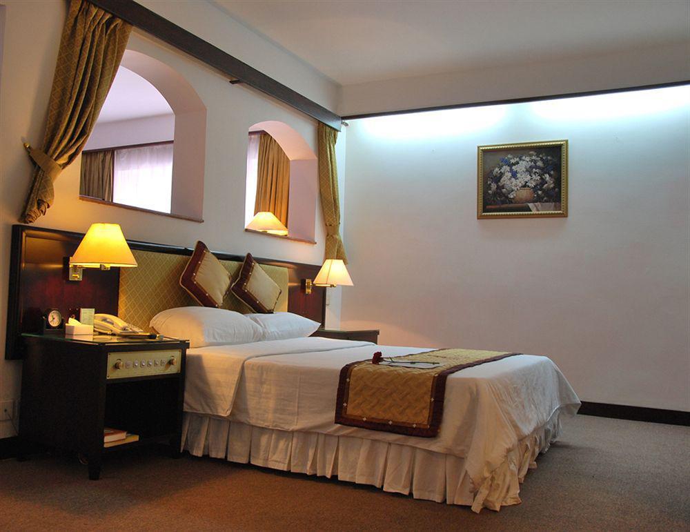Capital Garden Hotel 4*