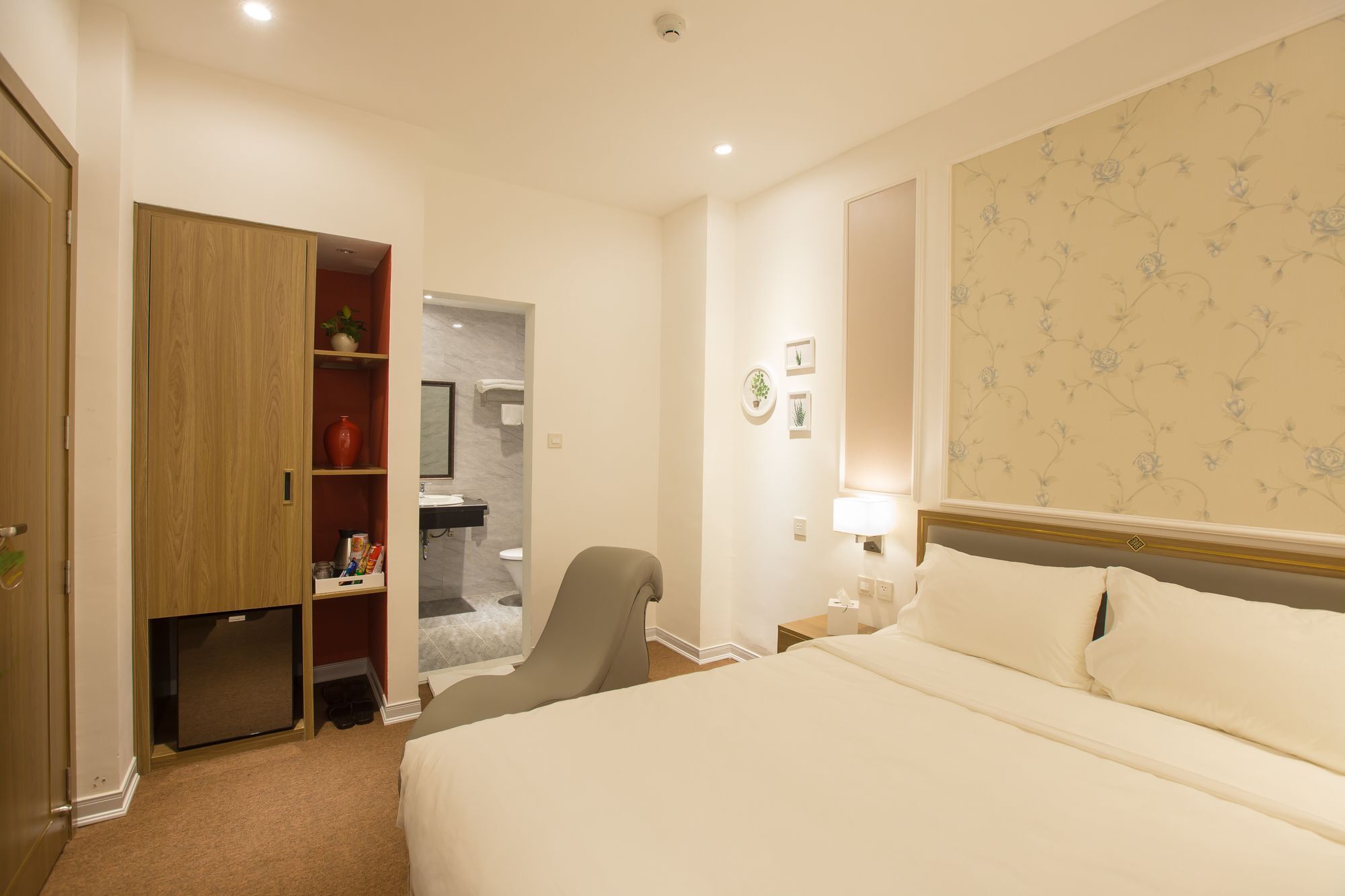 Hotel Vy House Hanoi
