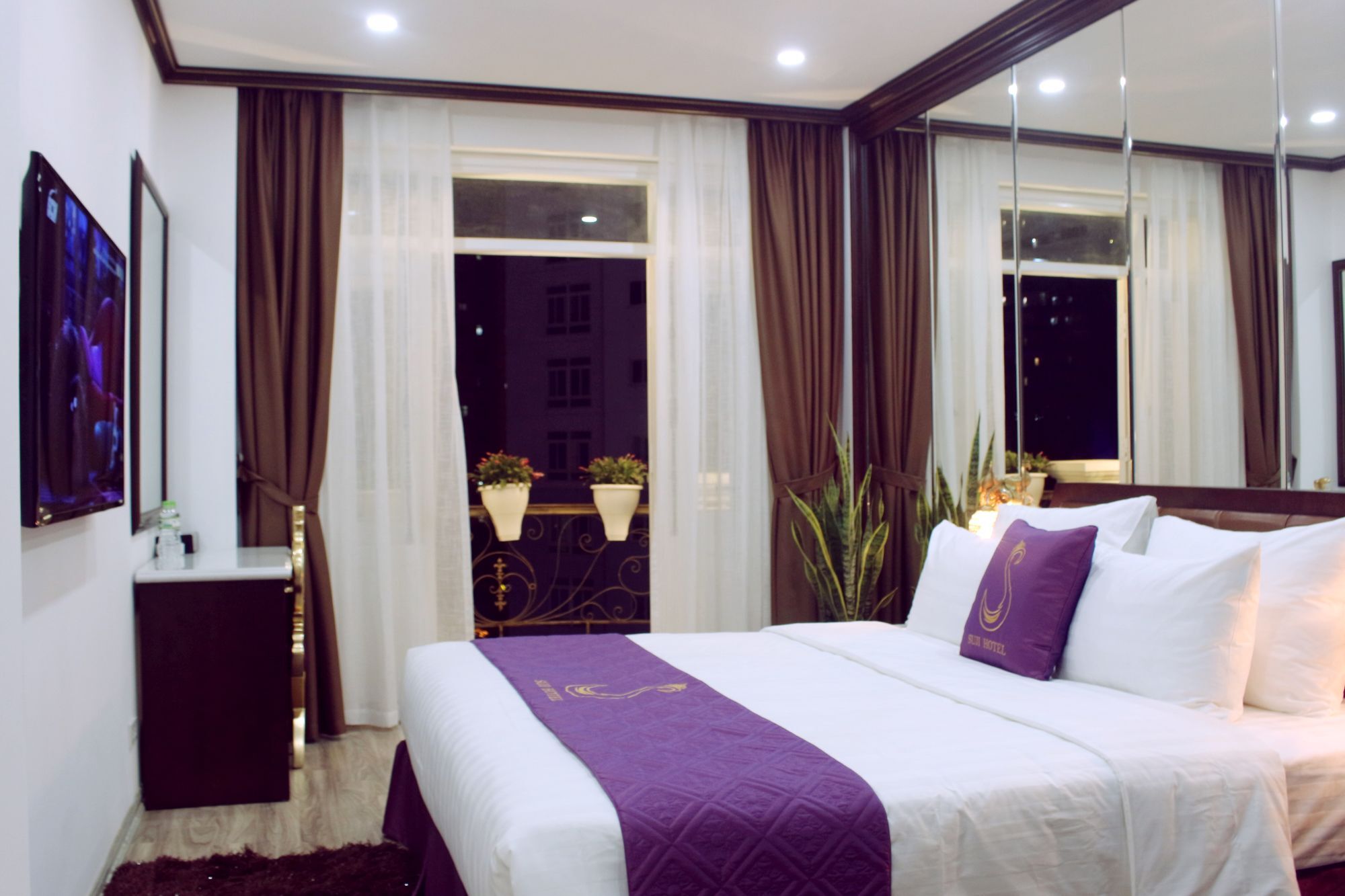 Hotel Suji 3*