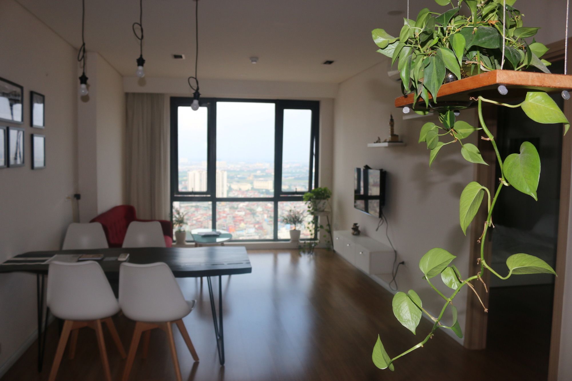Phuong Mipec Riverside Apartment