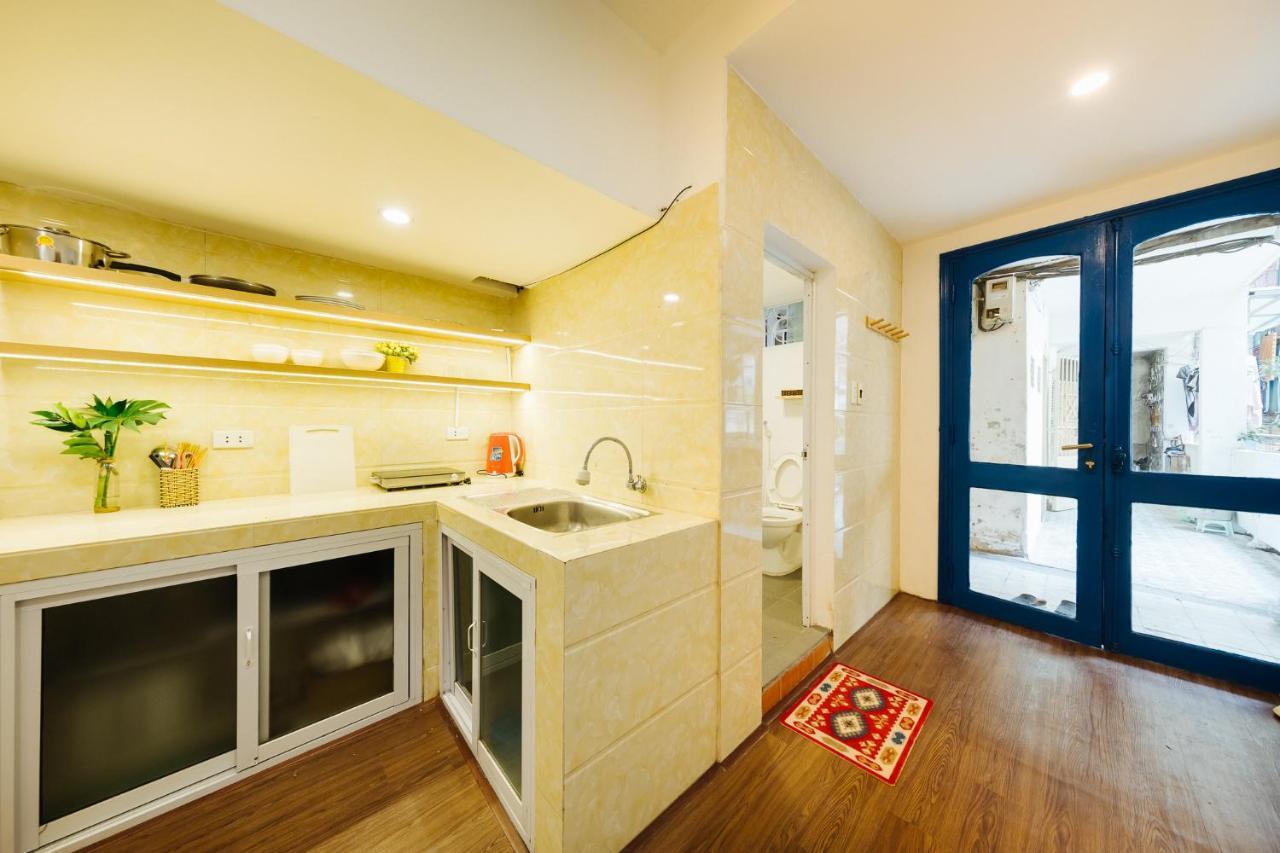 Buzz 2 Bedroom In Old Quarter With Balcony * Hanoi