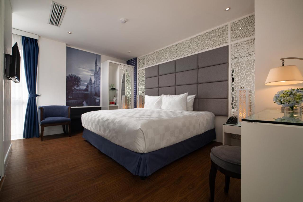 Hotel Victor Metropolis & Rooftop Bar 4*