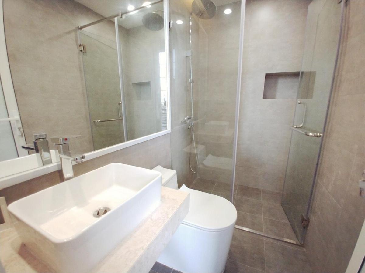 Lyn House - Service Hoang Quoc Viet