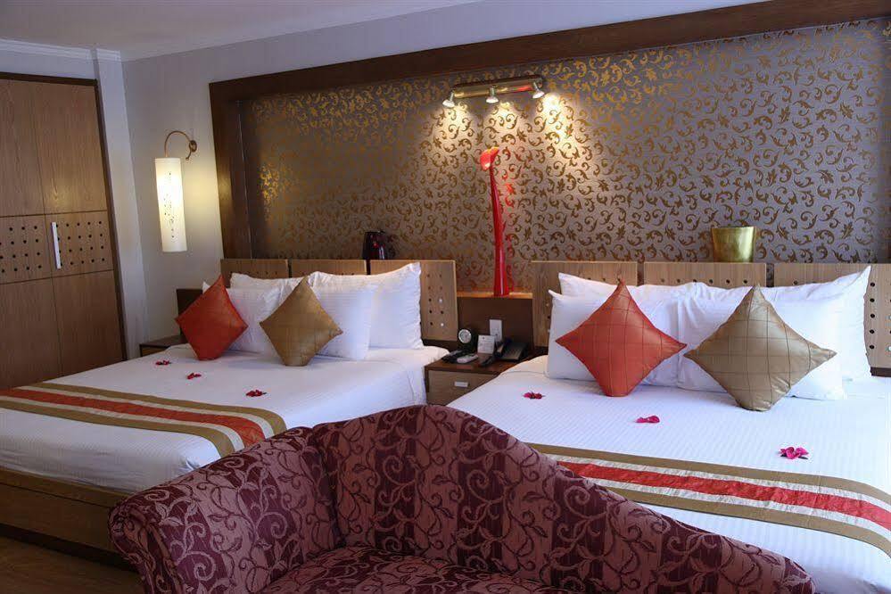 Eliana Ruby & Travel Hanoi