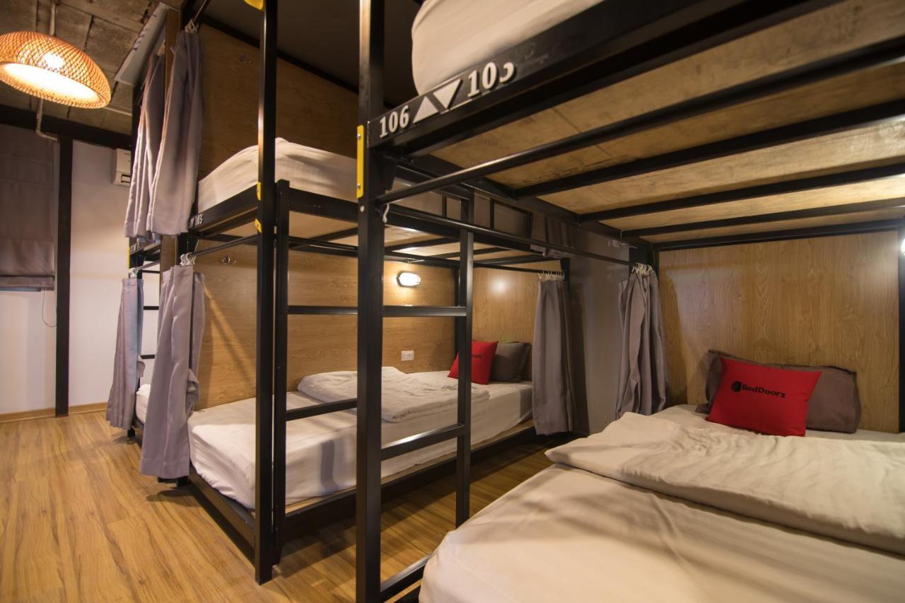 Hostel Reddoorz Near St. Joseph's Cathedral *