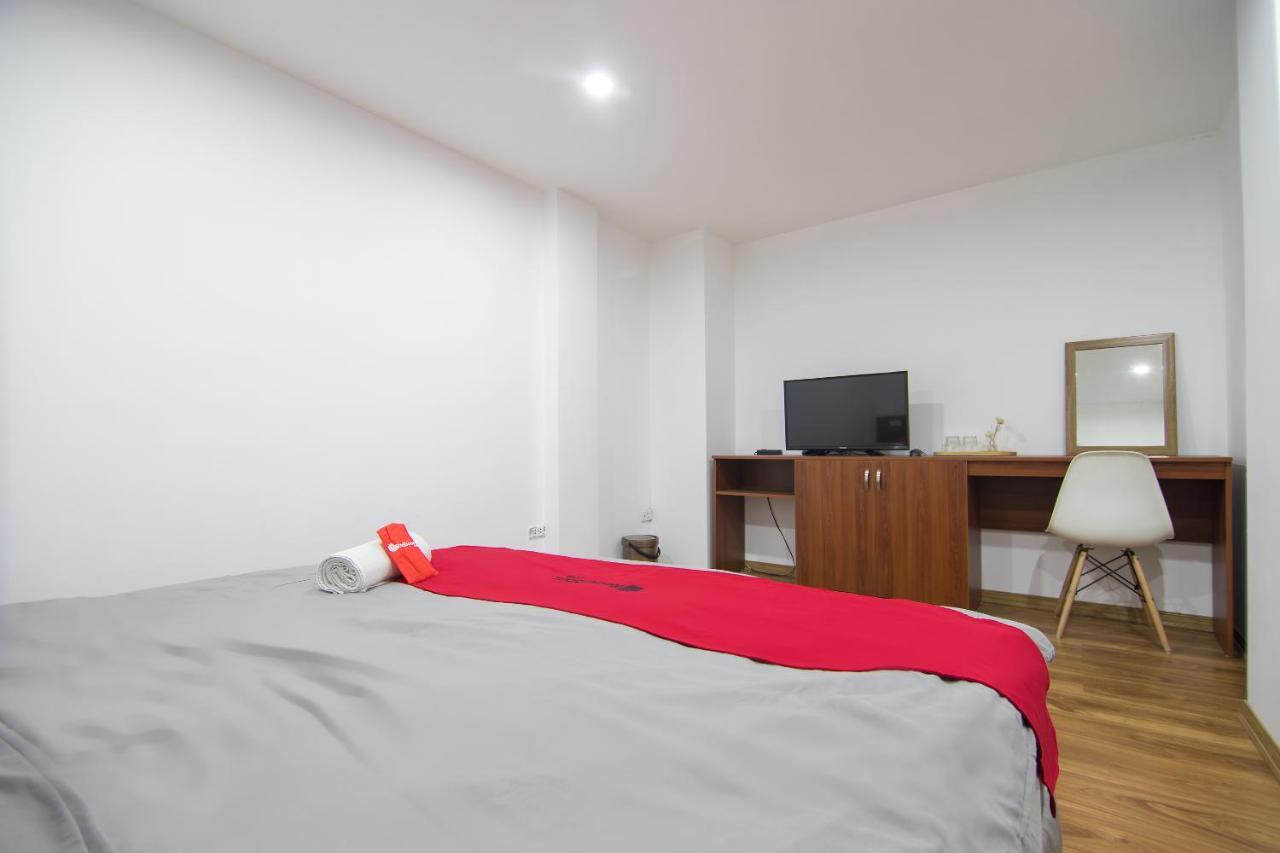 Hostel Reddoorz Near St. Joseph's Cathedral