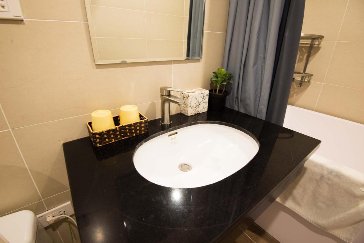 22housing Luxury & 39 Linh Lang Hanoi