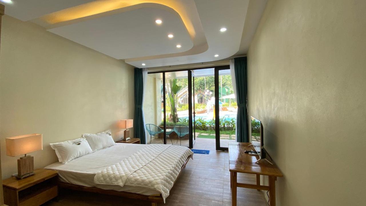 Tropical Villas *