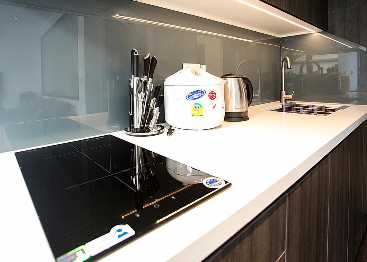 3 - Luxury In Tay Ho Street Apartment *