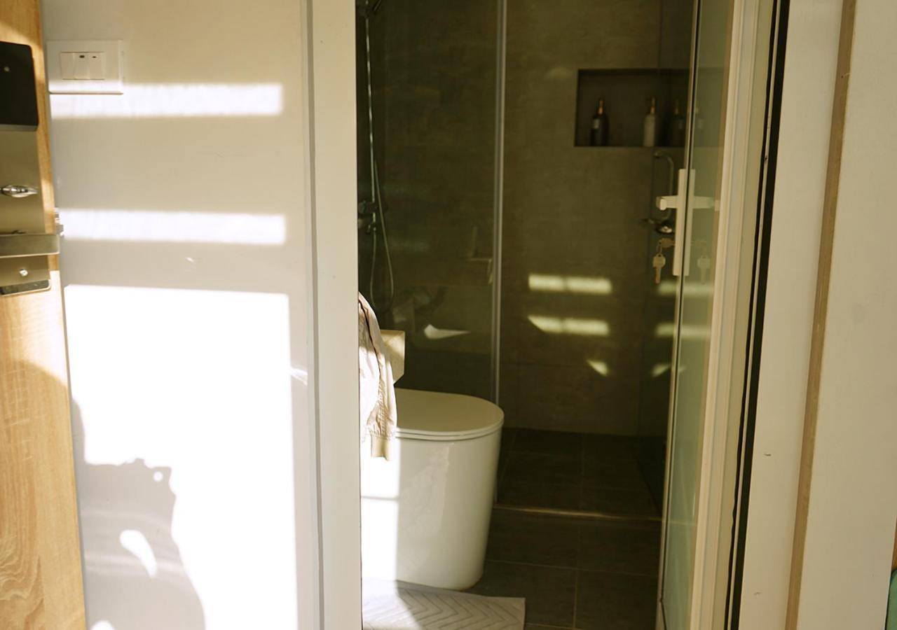 Lyn House - Service Hoang Quoc Viet *