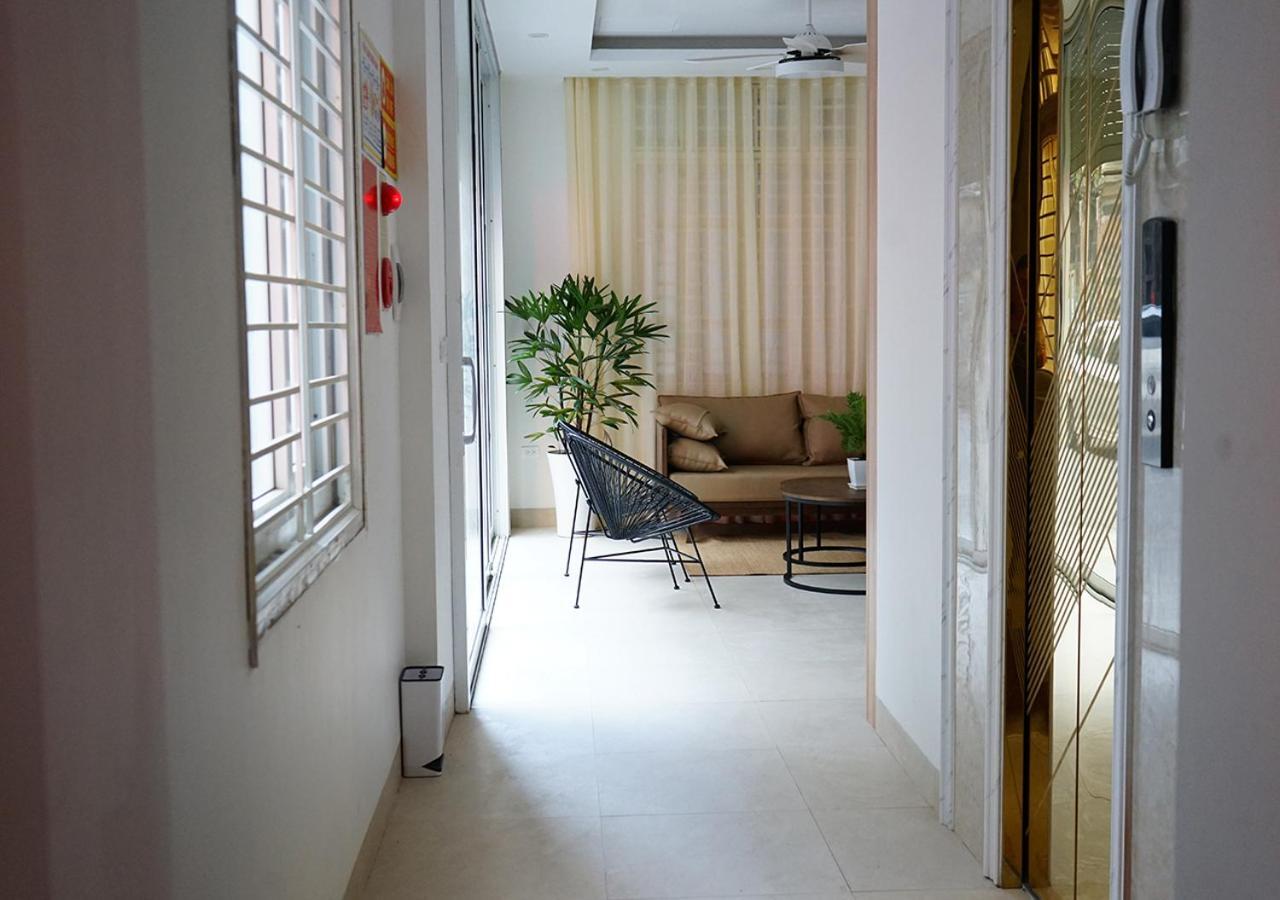 Lyn House - Service Hoang Quoc Viet Khách sạn hẻo lánh
