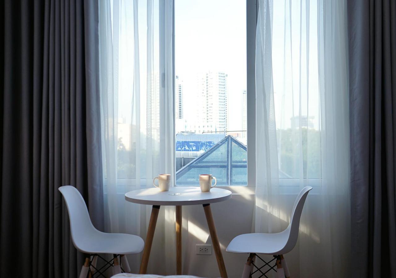 Lyn House - Service Hoang Quoc Viet Khách sạn hẻo lánh Hà Nội
