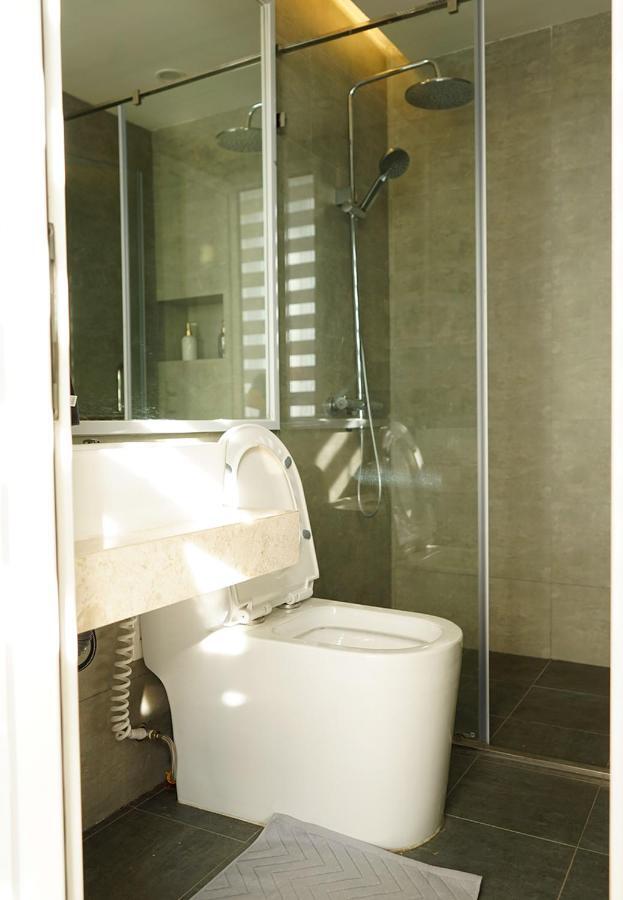 Lyn House - Service Hoang Quoc Viet *