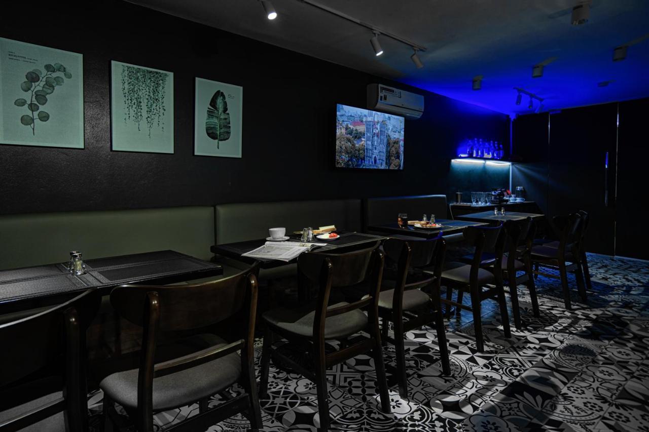 Veris Boutique & Hanoi