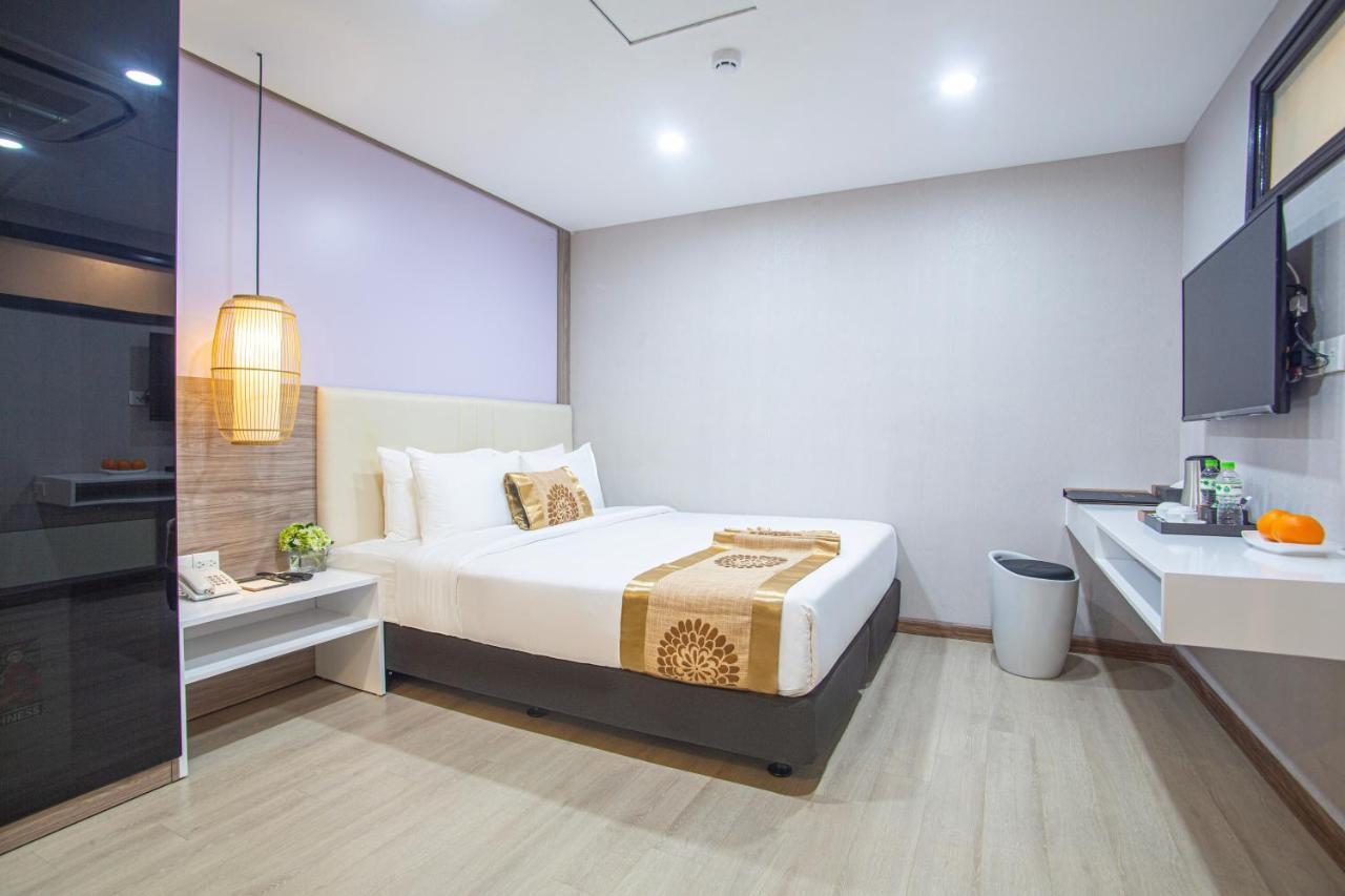 Bridge Lakeside For Rent 3* Hanoi