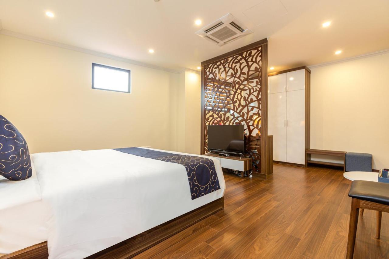 Sen Hidden Charm Hanoi