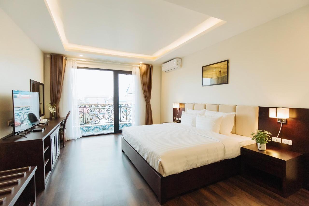 Paragon Noi Bai & Pool Hotel 4*