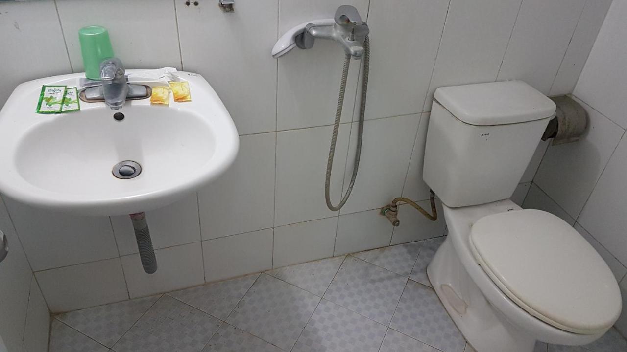 Khách sạn Spot On 983 Sao Băng
