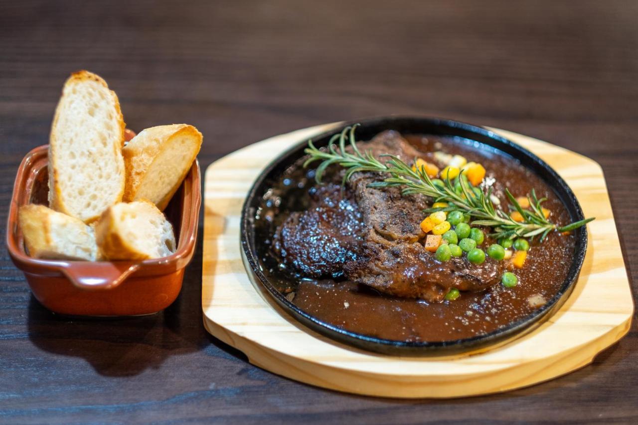 Hotel Panuka House & Cafe Bistro