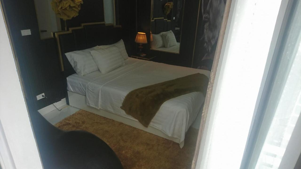 Hera Love hotel *