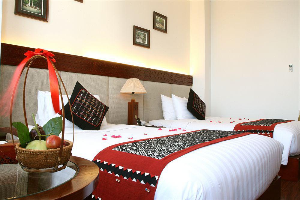 E Luxury & Restaurant Hotel