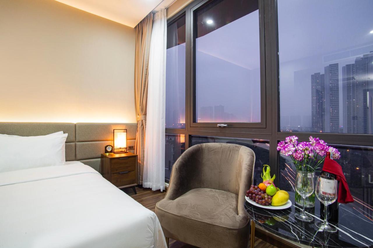 Western Skyline Hotel 4*
