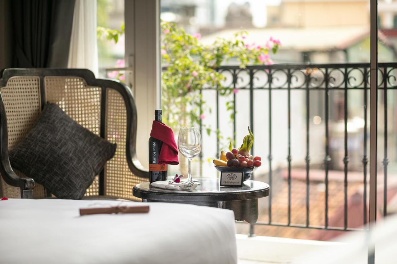Hotel Shining & Hanoi