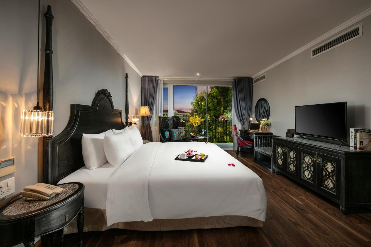 Hotel Shining &