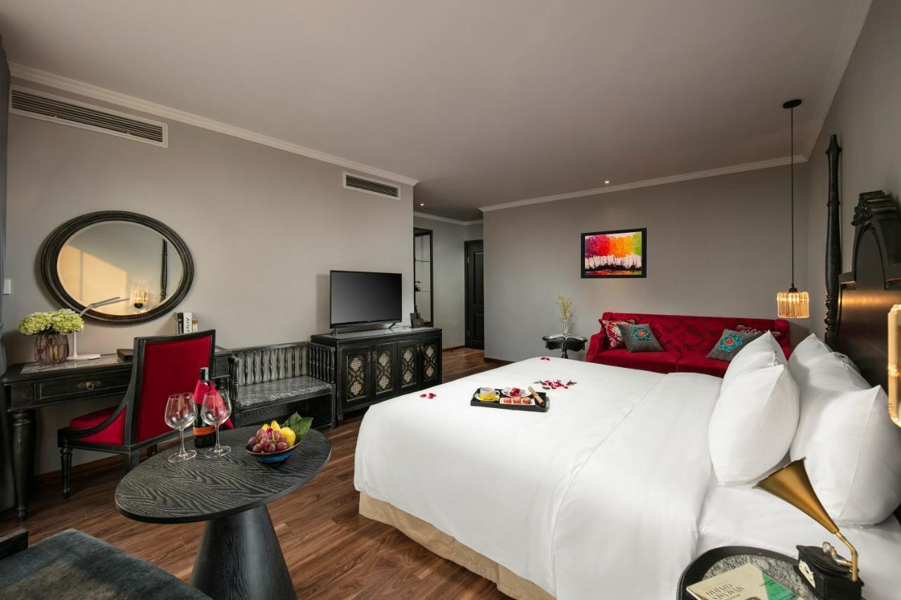 Hotel Shining &